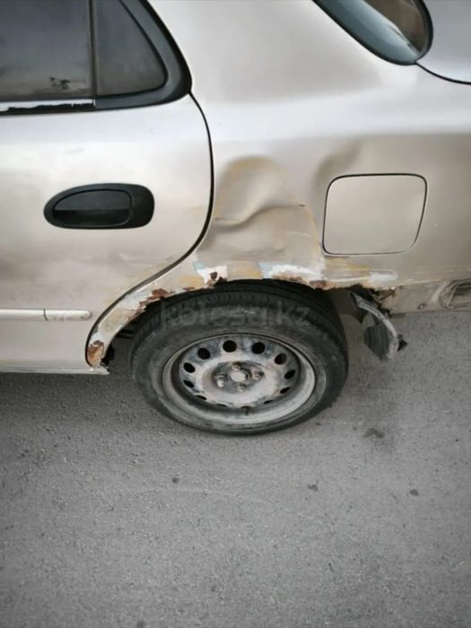 Продав автомобиль Mazda 323ba94  1.3