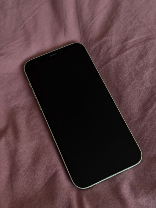 продам Iphone 12