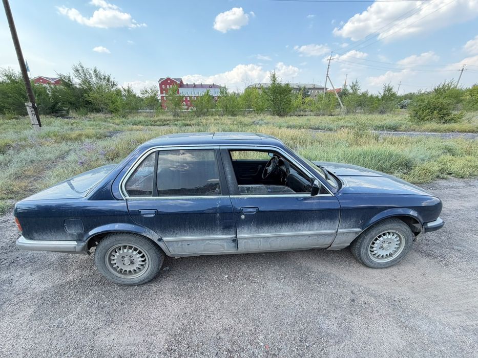 Продам BMW E30, 1.8 инжектор