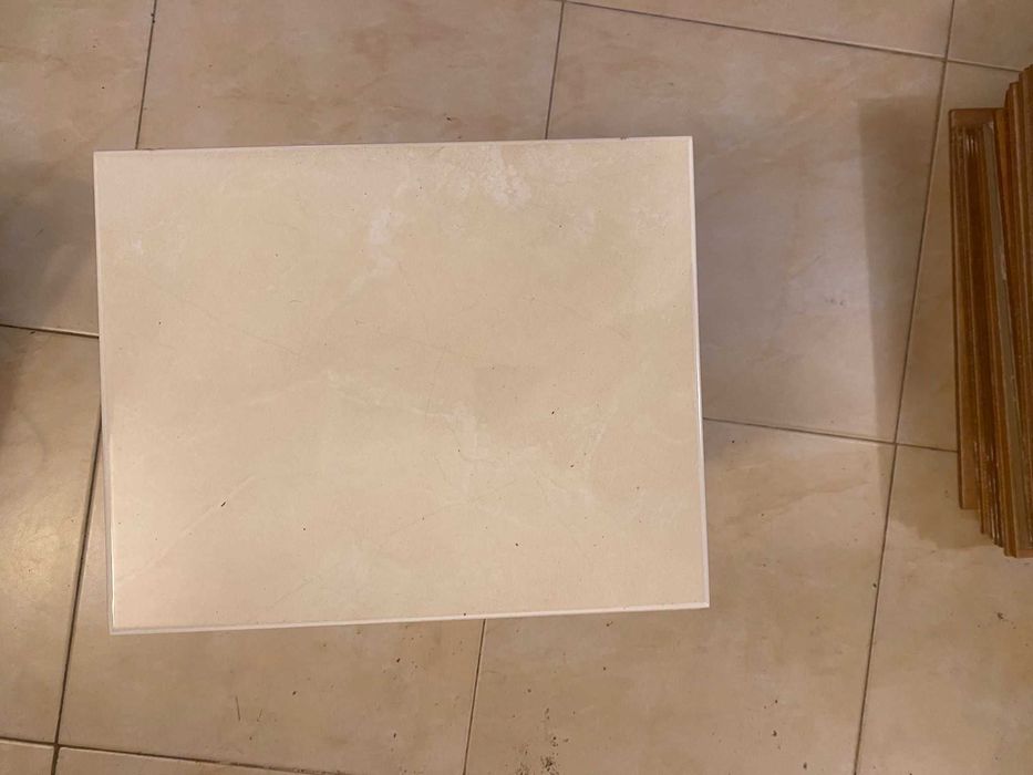 Спешно! Различни видове фаянсови и теракотни плочки