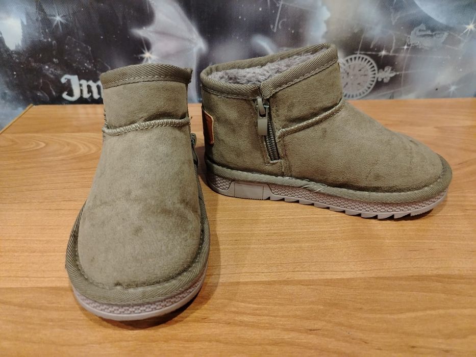 Продам угги детские