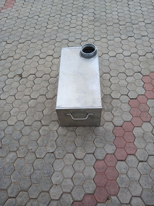 Бак алюминиевый.