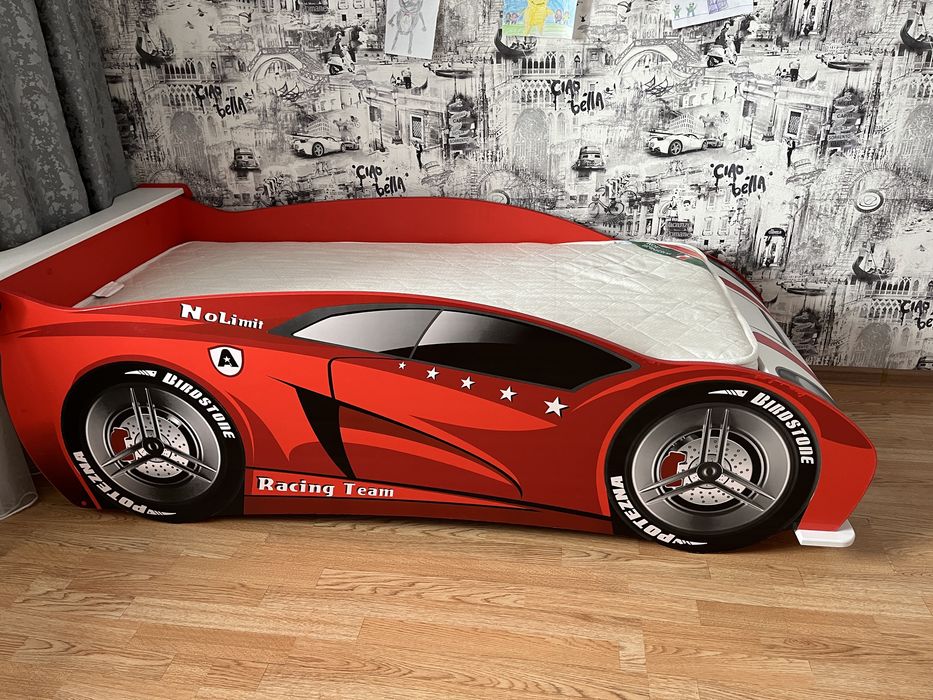 Кровать машинка детская