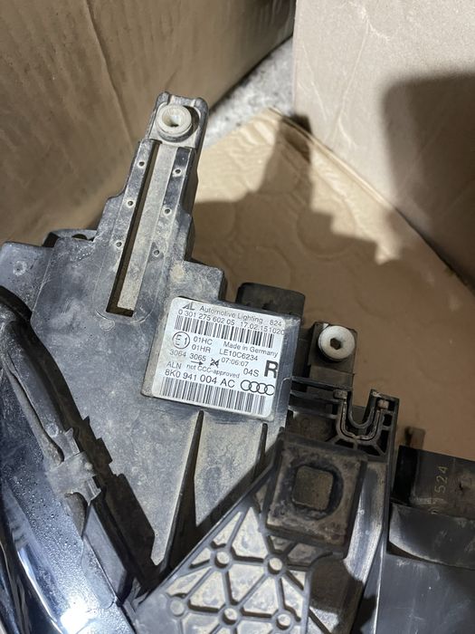 Far stanga dreapta Audi A4 B8.5 halogen 8K0941003M / 8K0941004AC
