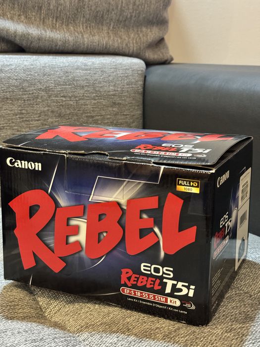 Canon eos 700 D американская версия Rebel T5i