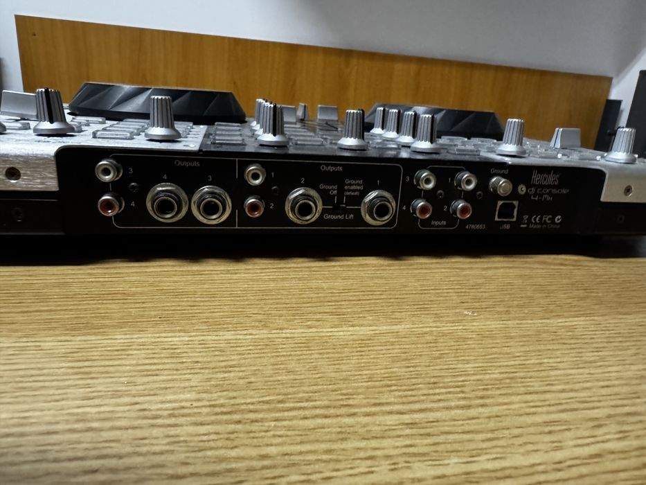 Consola DJ Hercules 4-Mx