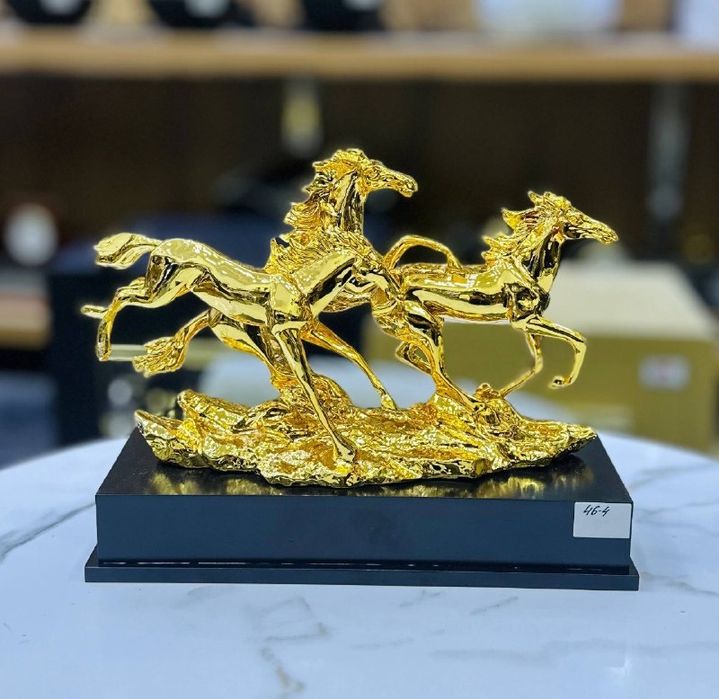 Роскошный комплект Золотая лошадь
