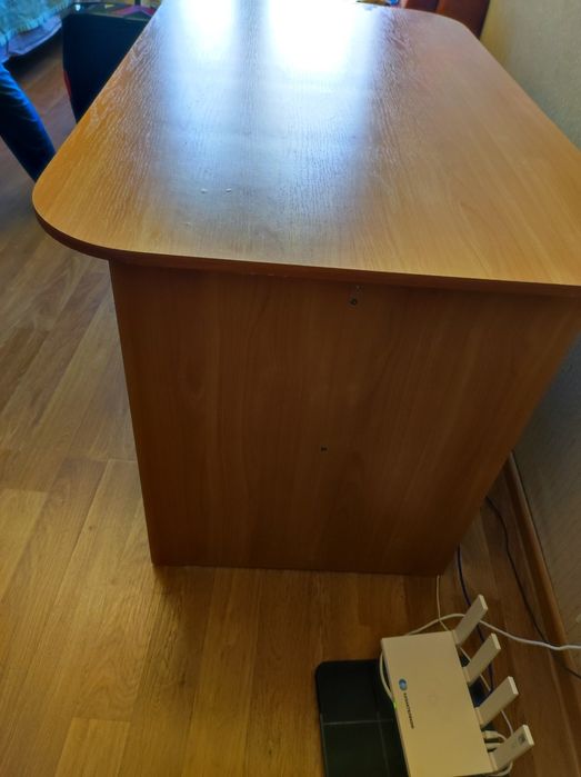 Стол обеденный или письменный