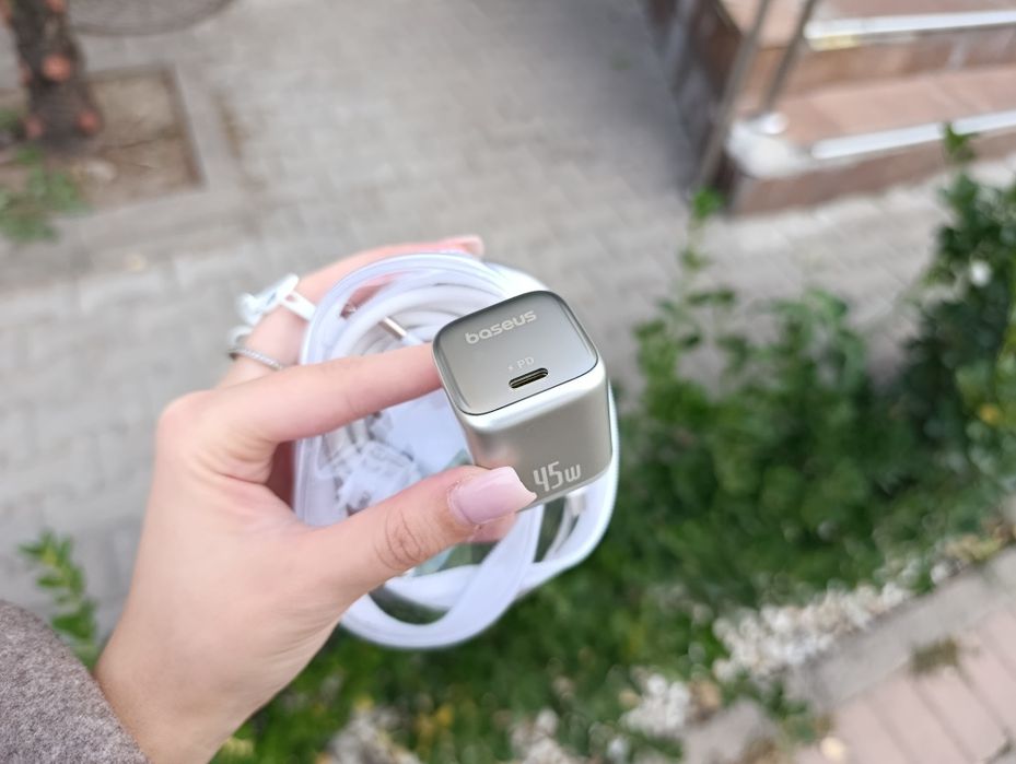 Baseus PD — новая мощная зарядка для iPhone 16 / 17
