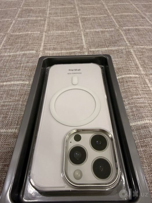 Чехол Green Lion для iPhone 16 pro