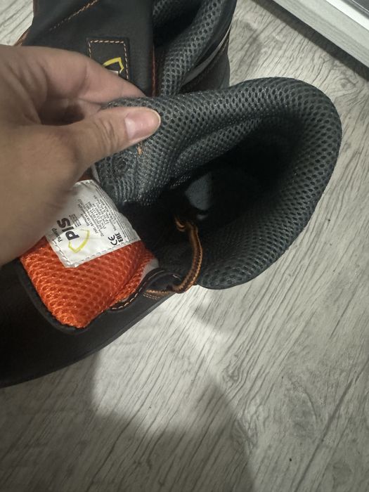 Продам рабочую обувь