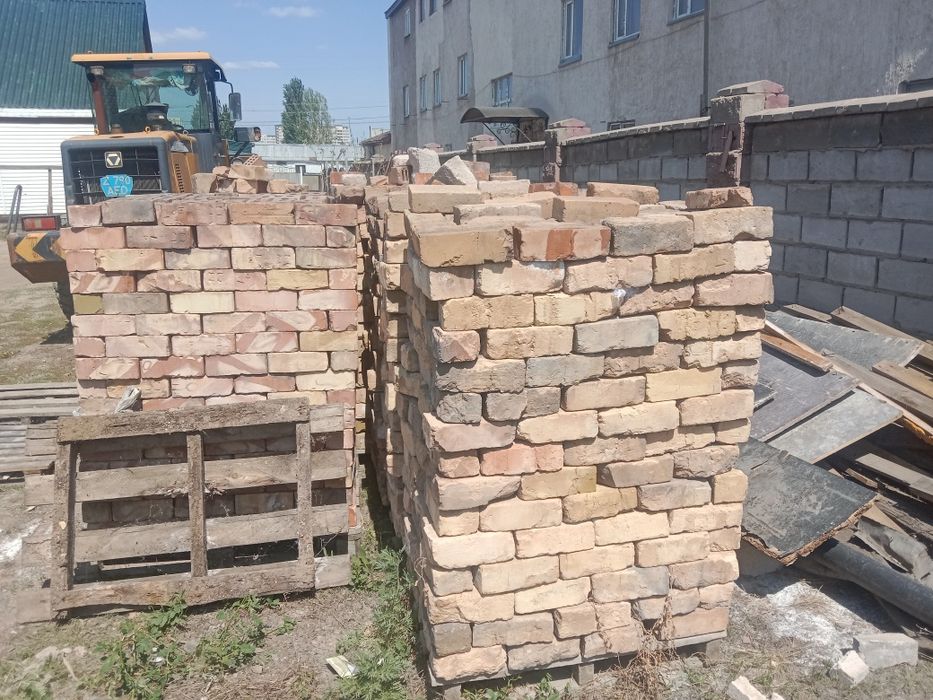 Кирпичи полуторки