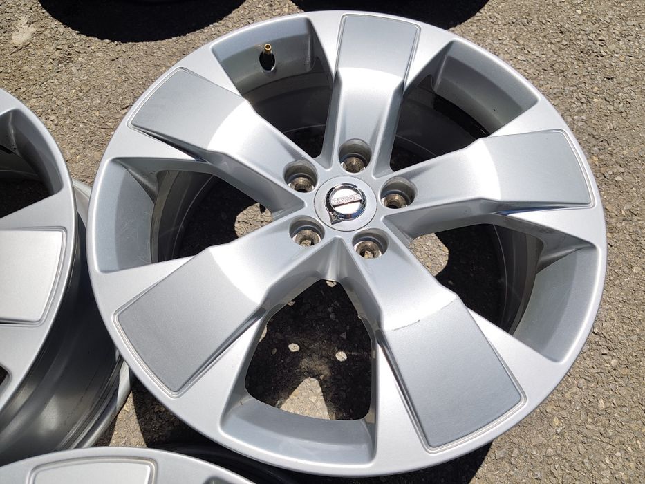 17" оригинални алуминиеви джанти за Volvo...