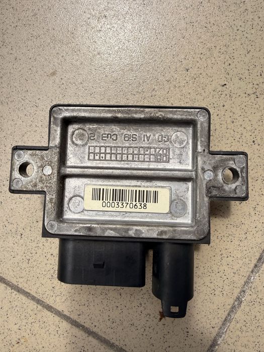 Оригинален модул / реле за управление на подгревни свещи (Glow Plug Control Unit) за дизелови BMW с двигател N47