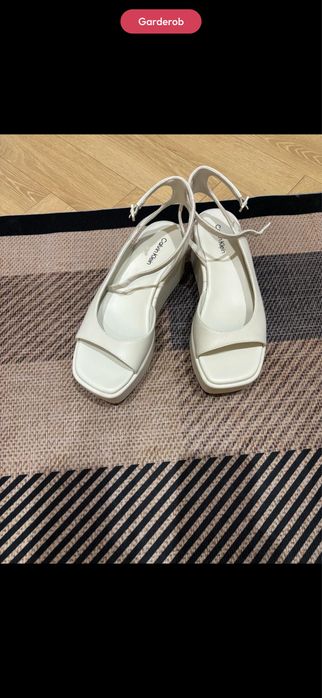 Calvin Klein 36,5
