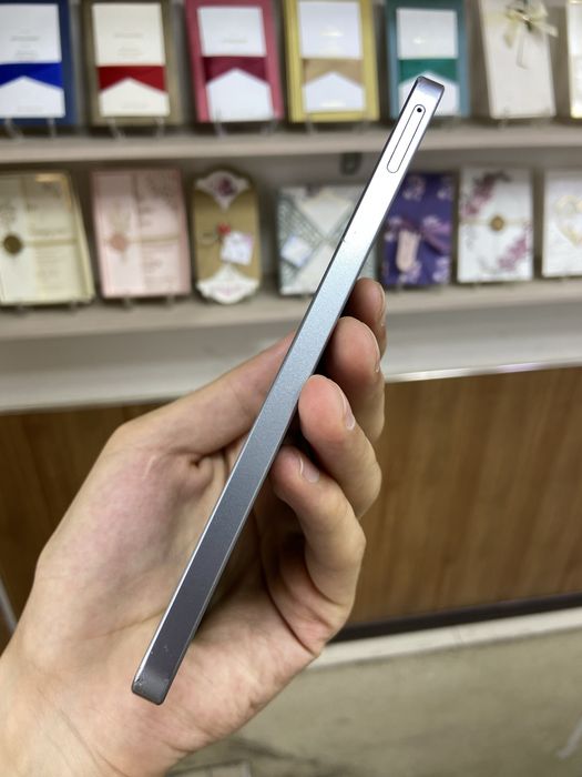 Samsung A17 6/128 ideal