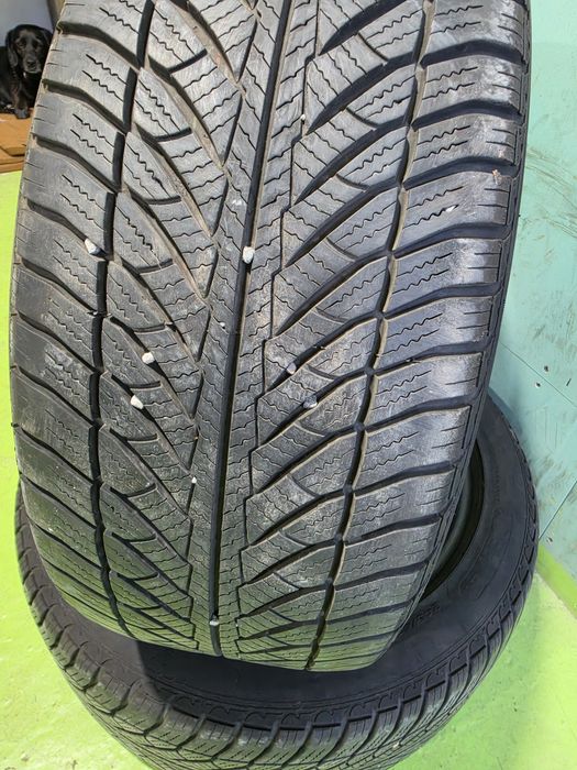 2 бр зимни 245/45/18 Goodyear