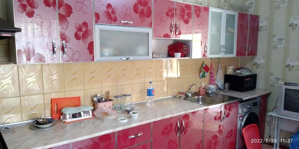 Umid posyolkadan 6 sotkli uglavoy hovli sotiladi