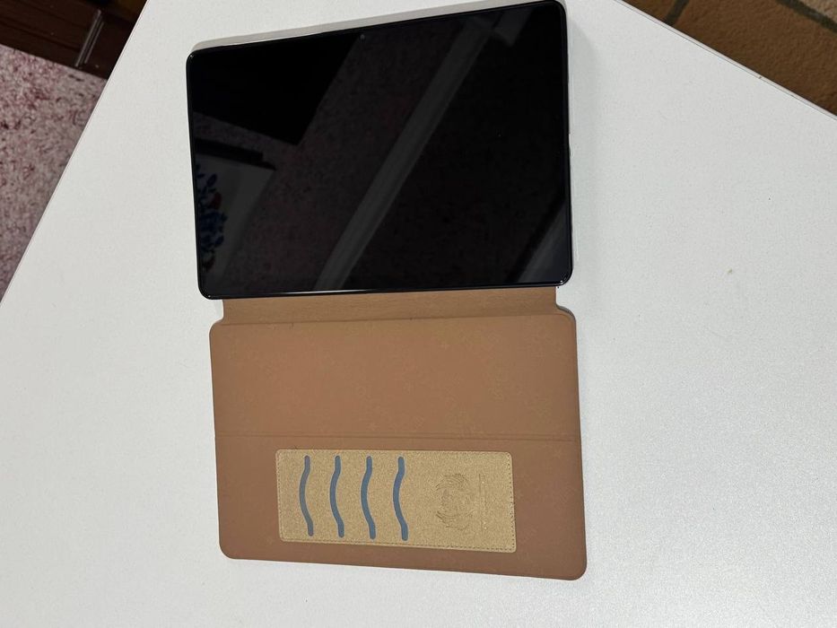 Samsung Galaxy Tab A9+ 5G 1 yil ishlatilgan, ideal holat