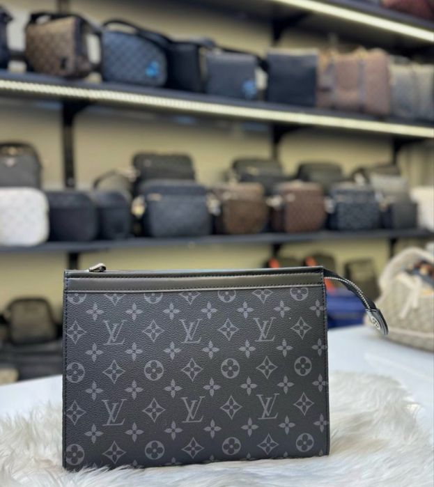 Чанти Louis Vuitton / плик/ несесер/Louis Vuitton