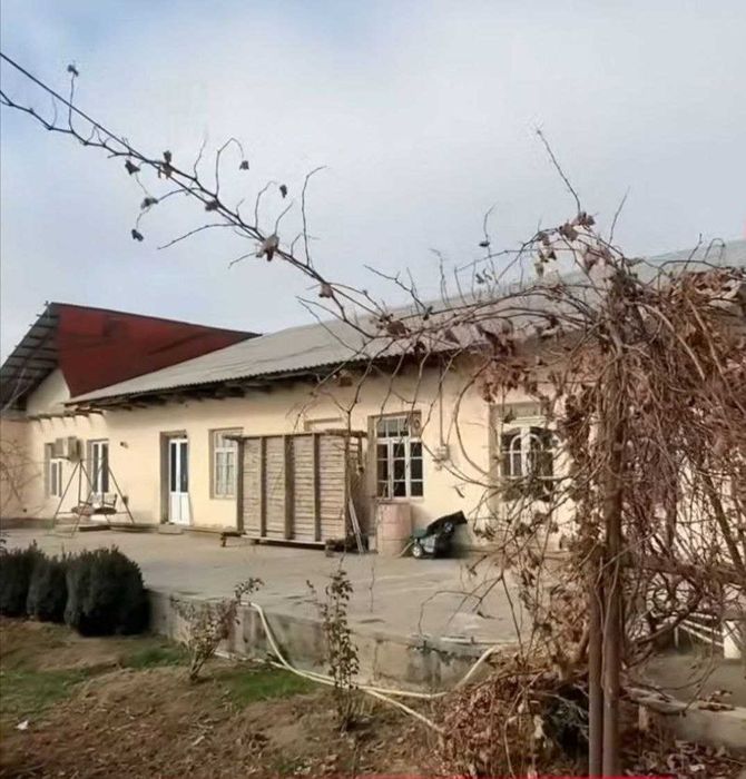 3 хонали, 9,3 сотикдан иборат булган  ховли сотувда