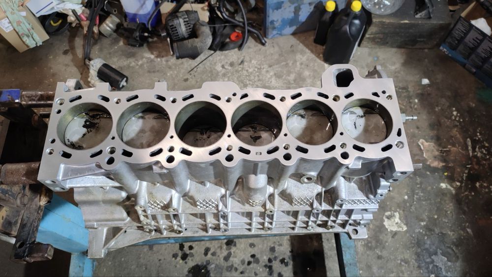 Двигател от БМВ е38 2.8i м52б28ТУ