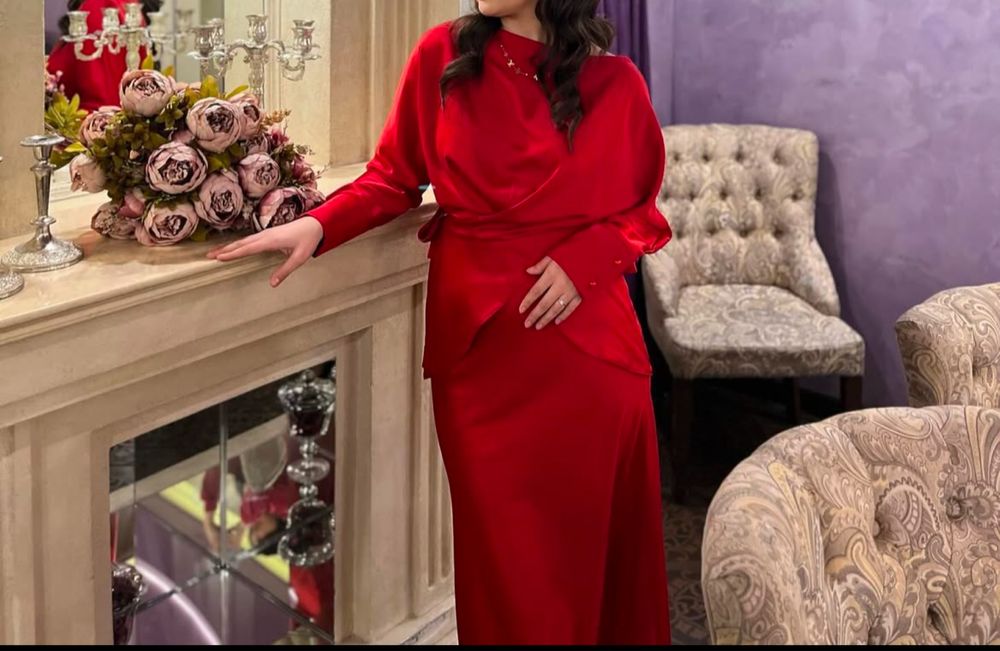 Продам платья были надеты только 1 раз