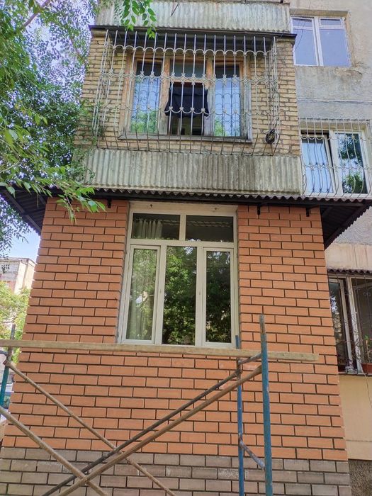 Установка козырьков*