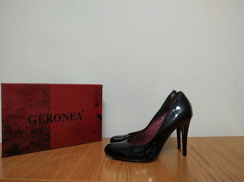 Продам лакированные туфли 37 размера