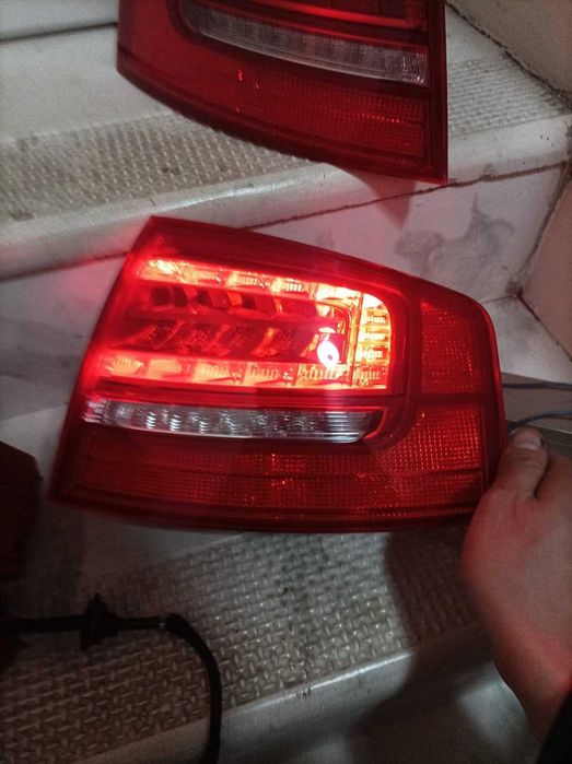 AUDI A8 D3  комплект фейслифт стопове