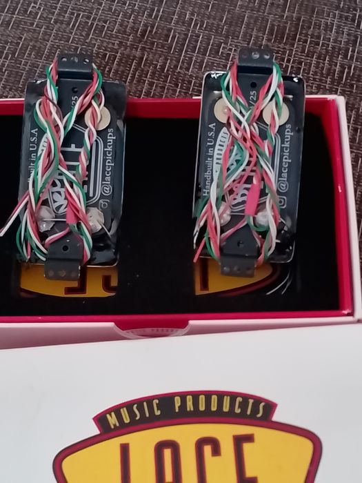 Vind doze de chitara electrica