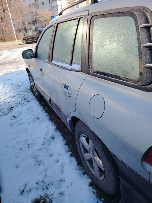 Vând Hyundai Santa FE