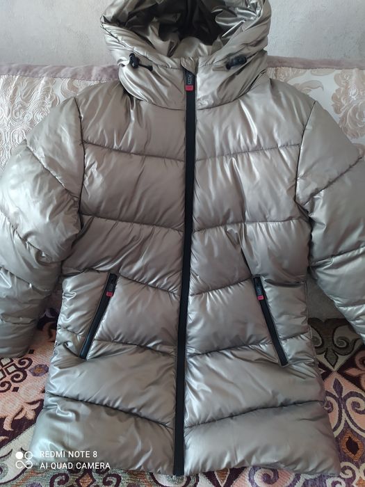 Продам куртку на девочку.