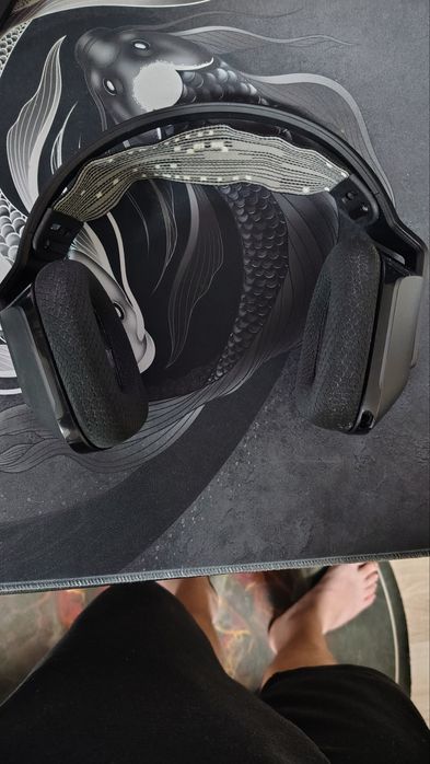 Слушалки Logitech G733.