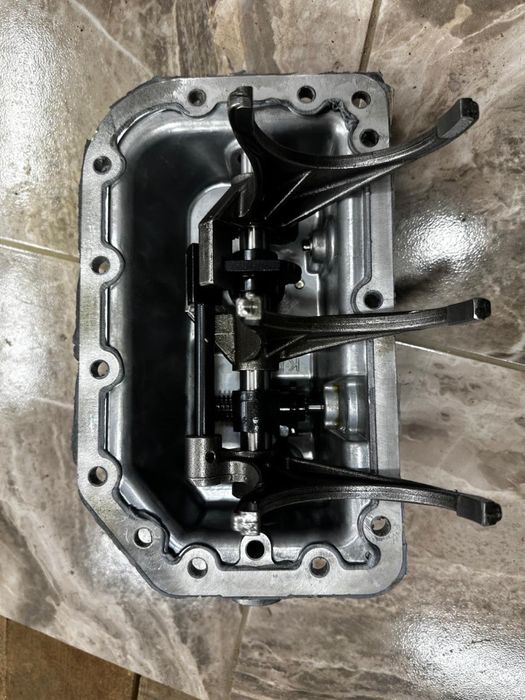 Новая крышка КПП Уаз 5 ступка