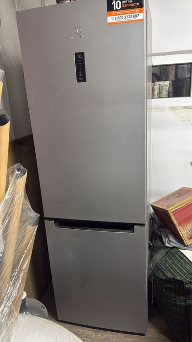 Холодильник  Indesit