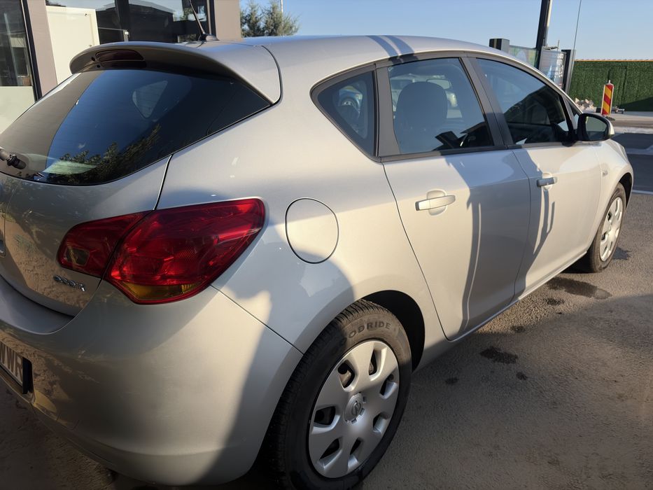 OPEL Astra 2010 — imagine 4