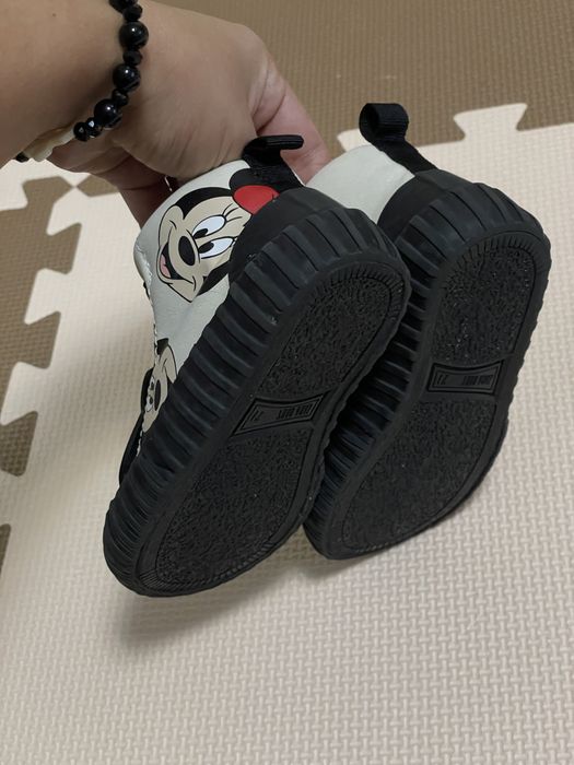 Ghete / papuci Zara Minnei Mouse ( noi noute )