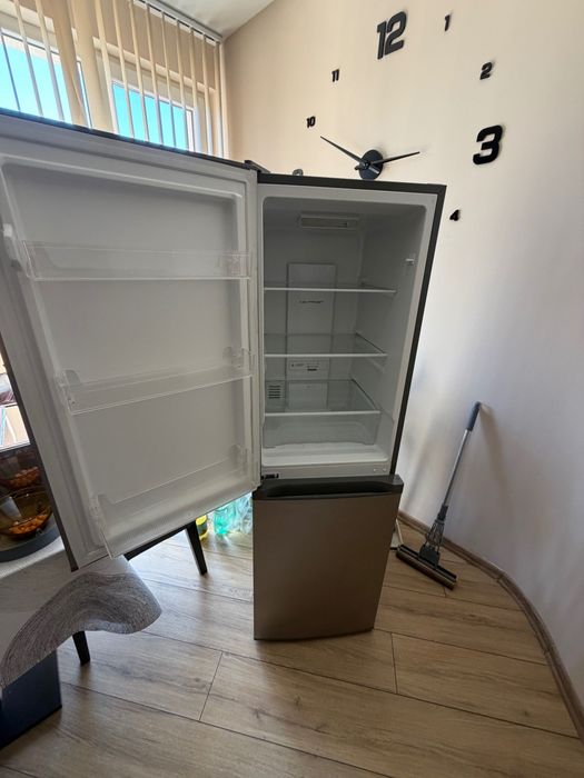Продавам хладилник