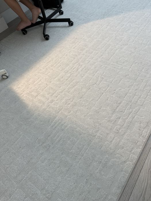 Продам ковры 2/3 в хорошем состоянии