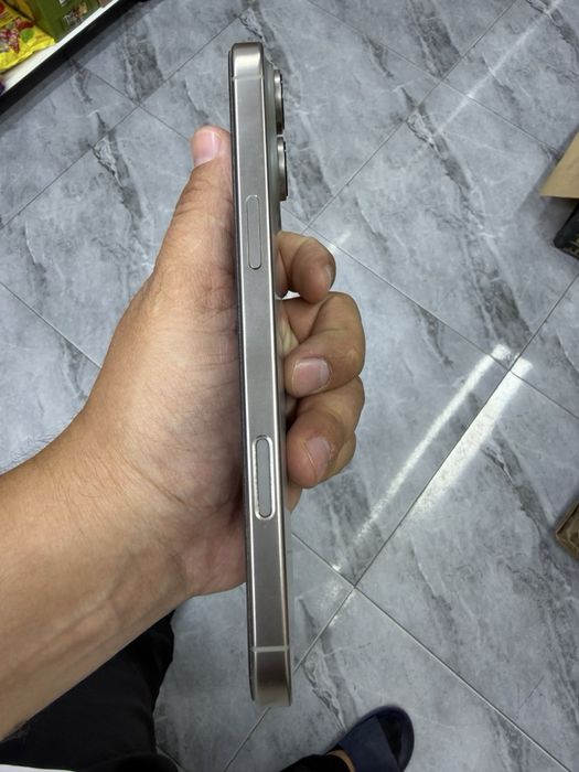 Iphone 16 pro Max Natural