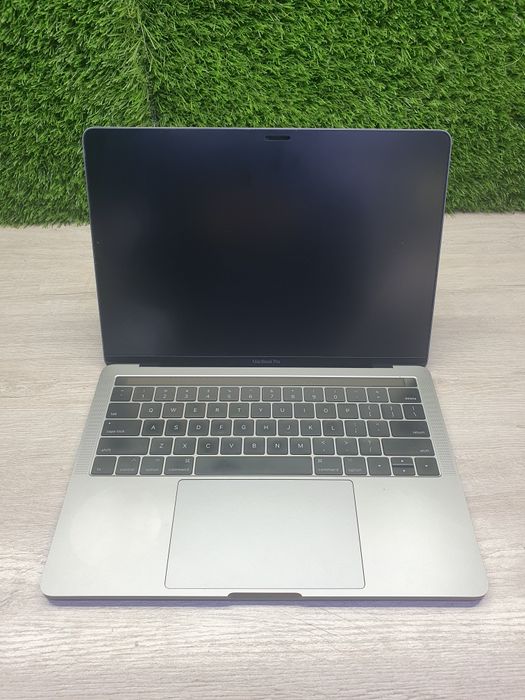 MacBook Pro Kafolati bilan.