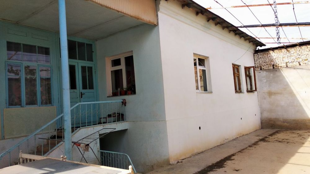 Ховлини ярми сотилади,Кизгалдок,Кировда,3 сотихга якин