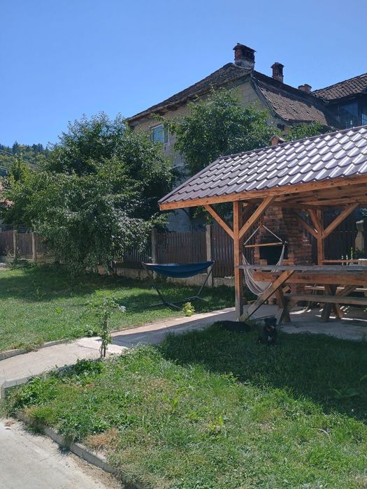 Inchiriez Apartamente 3 camere la vila termen lung minim 6 luni Rasnov ...