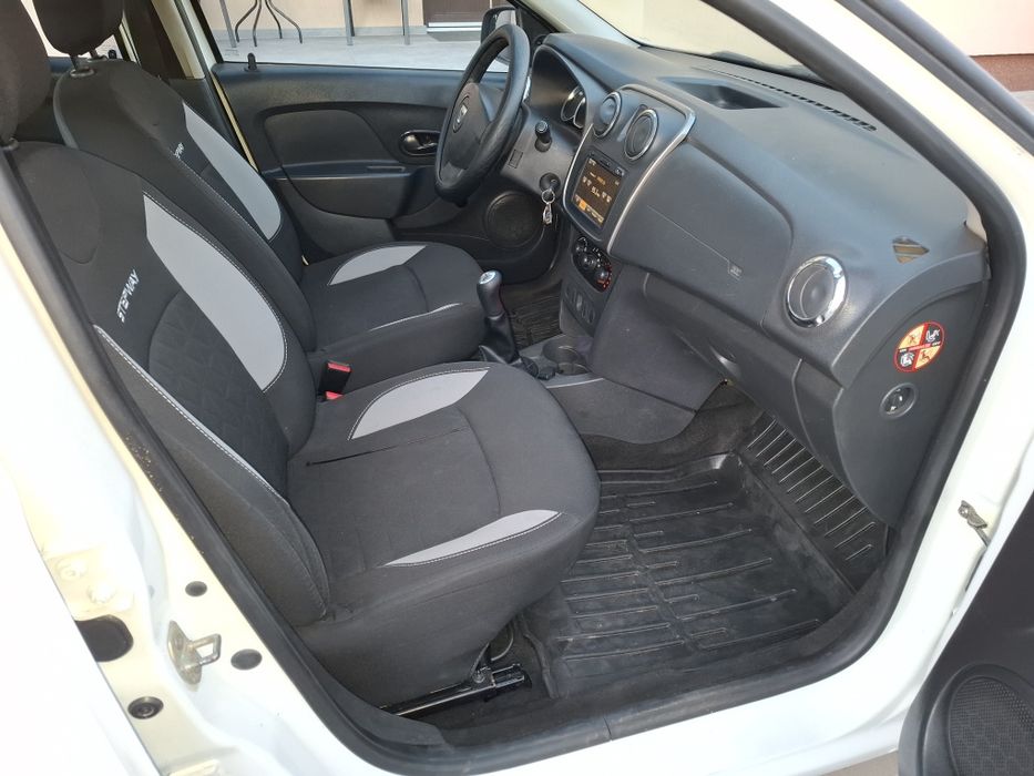Vand doua Dacia Logan 1,2 au fost taxi 2000 euro bucata,stare foarte bună. Nu au aer condiționat ..