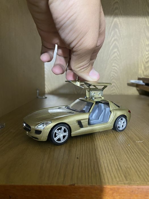 Продам металических игрушек