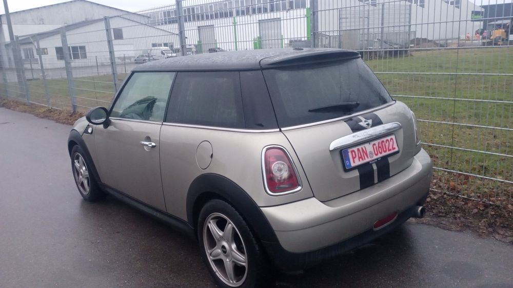 Mini cooper 16 benzina an 2010