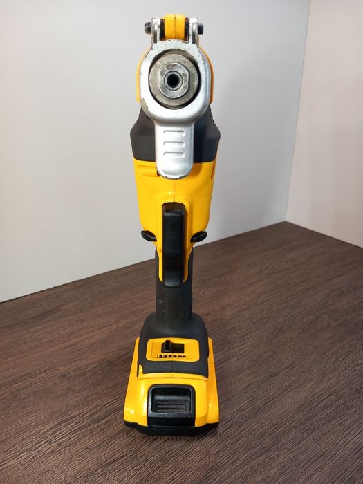 Vând multifuncțională Dewalt