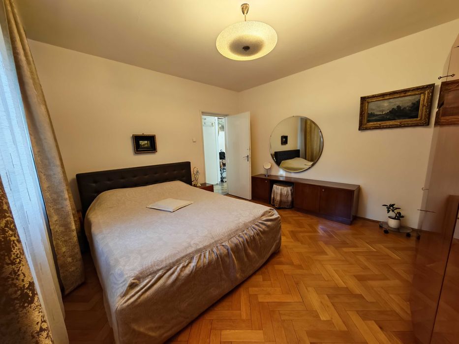 Apartament 2 camere decomandat, semicentral, cartier Plopilor – oază de liniște, verde și artă
