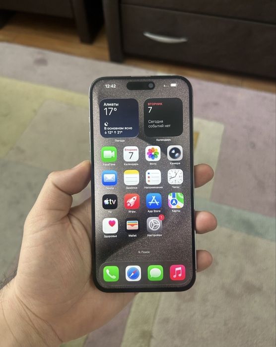 Iphone 15 pro, 256 gb, емкость 83%
